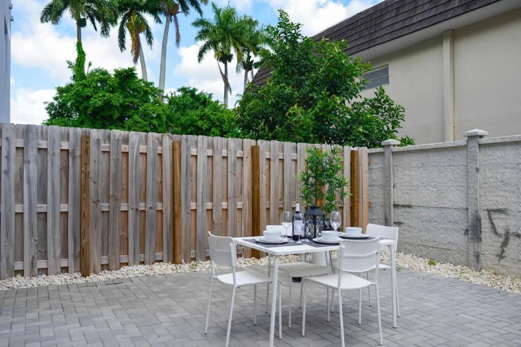 Awesome 3Br Townhouse 15Minutes From The Beach Apartment Miami Luaran gambar